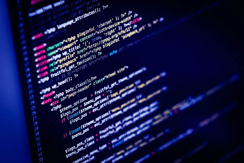 ligne de code pour la création de site internet à Chalon sur Saône. ReSo Digital, consultant SEO.
